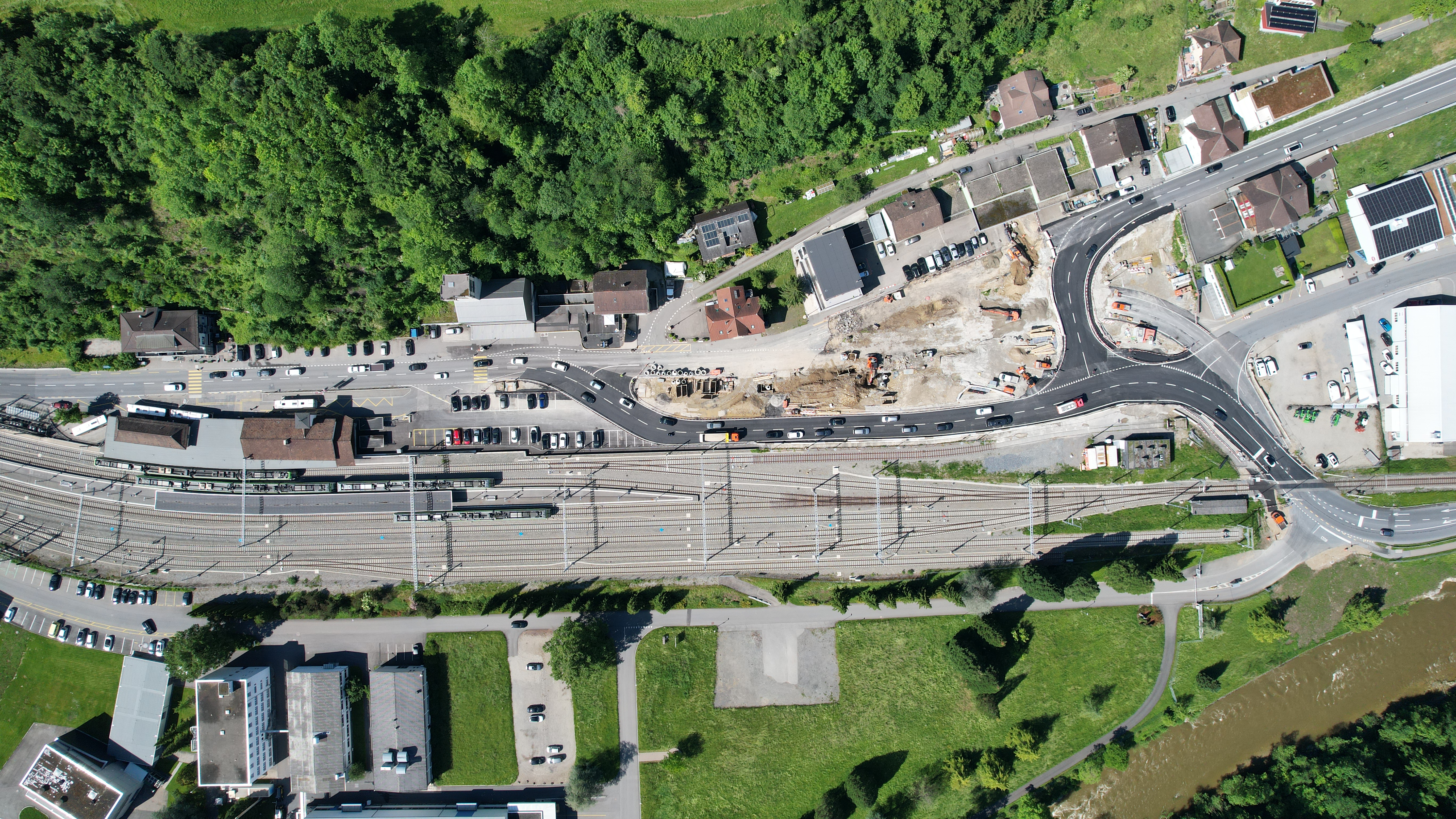 Erstellung Kreisel Hackenrüti-Bahnhof Wolhusen und Umgestaltung Bushof sowie Park-and-ride-Anlage Juli 2024