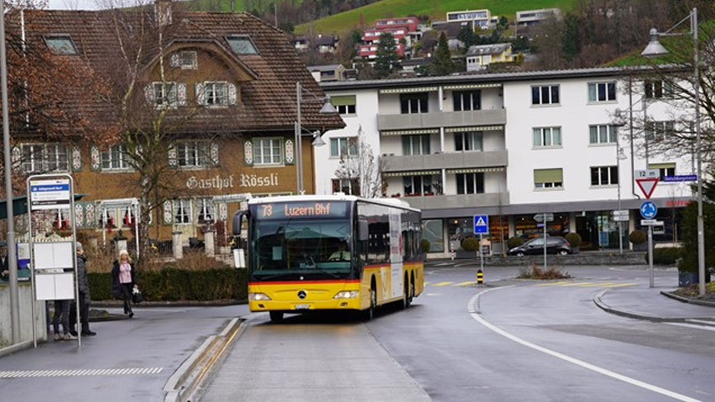 BehiG Haltestelle Adligenswil Dorf